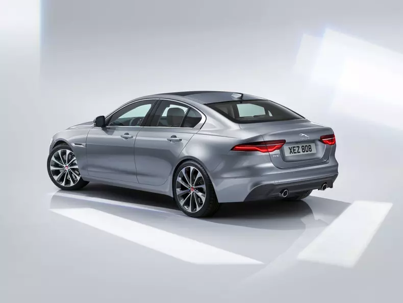 Jaguar XE facelift 015