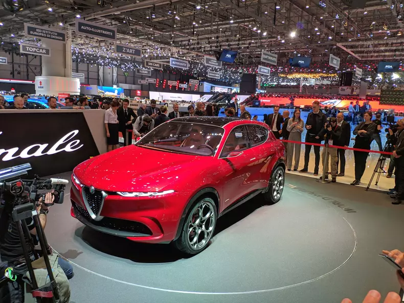 Alfa Romeo Tonale SUV compact Geneva 2019 11