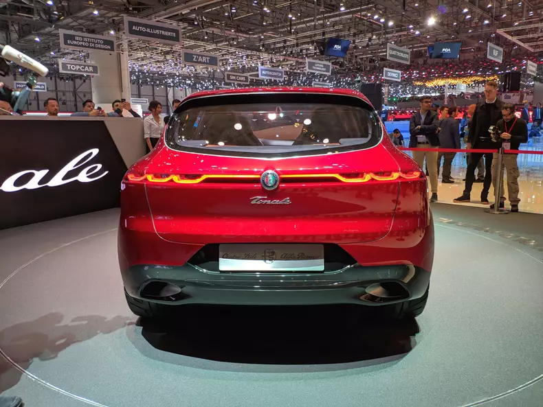 Alfa Romeo Tonale SUV compact Geneva 2019 17