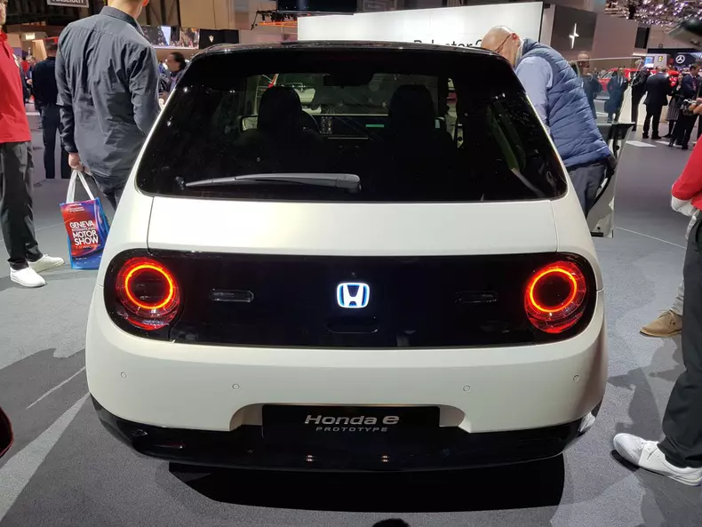 Concepte geneva 2019 014