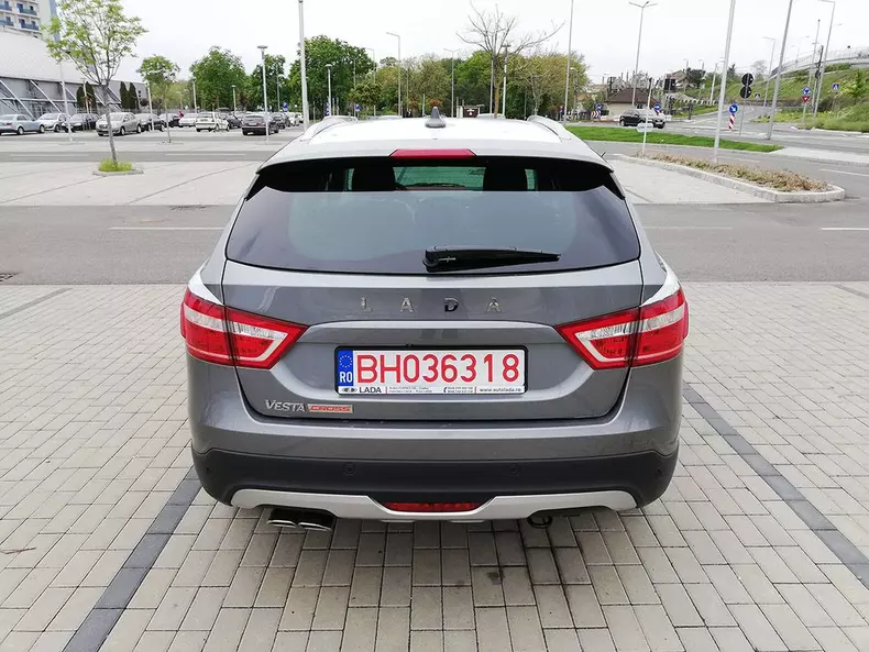 LadaVestaCross25