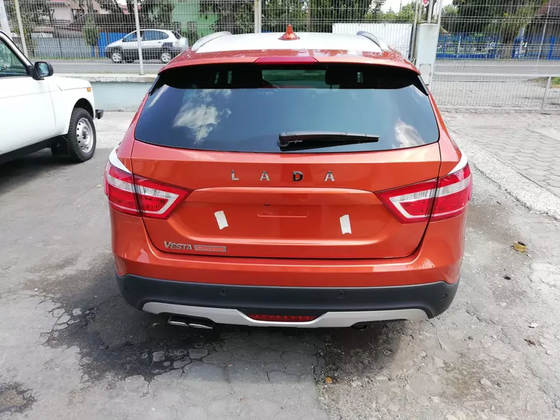 LadaVestaCross42