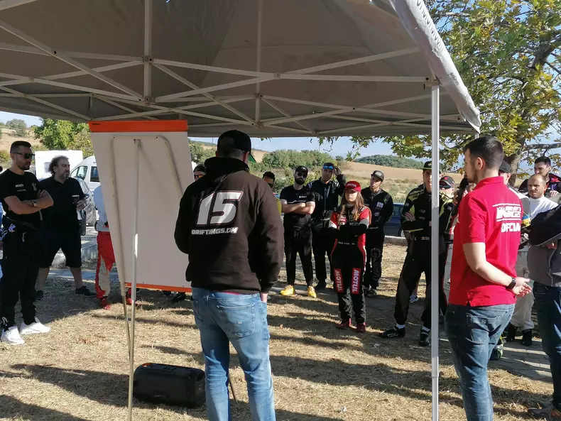 5badf898-10aa-4b90-ad5e-77f03f382f2a