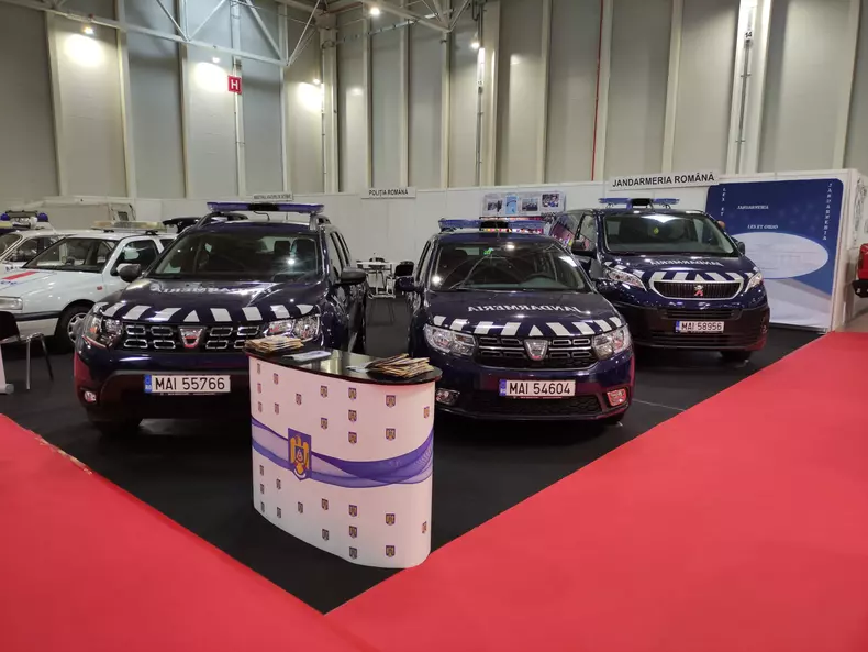 c5b230cb-a210-4edb-af7f-9e6a33670414