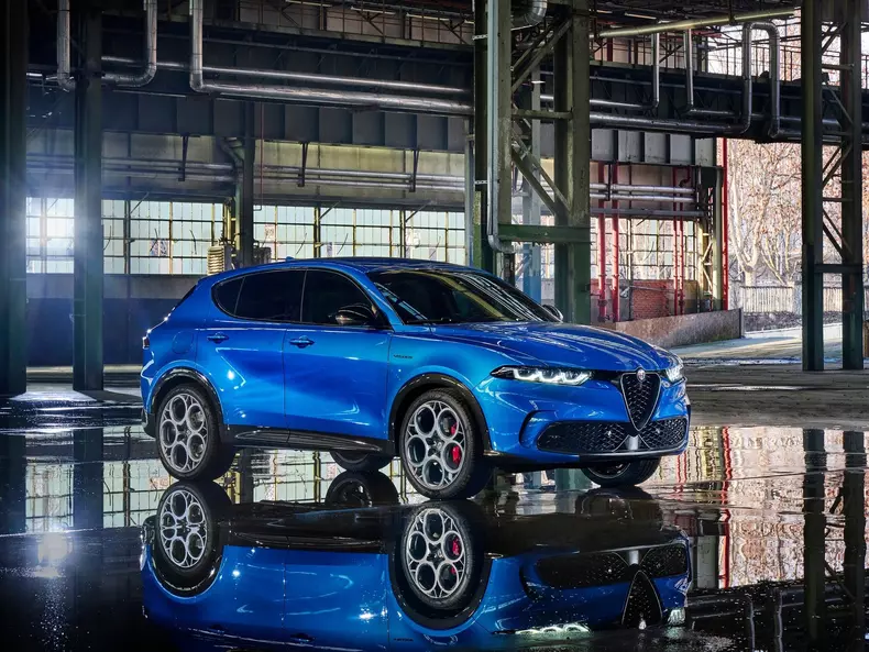 Alfa_Romeo-Tonale-2023-1600-01