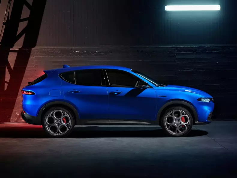 Alfa_Romeo-Tonale-2023-1600-08