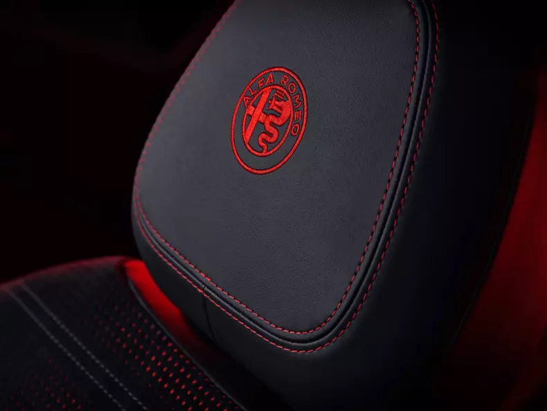 Alfa_Romeo-Tonale-2023-1600-12