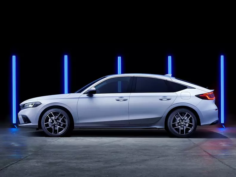 Honda-Civic_eHEV_EU-Version-2023-1600-04