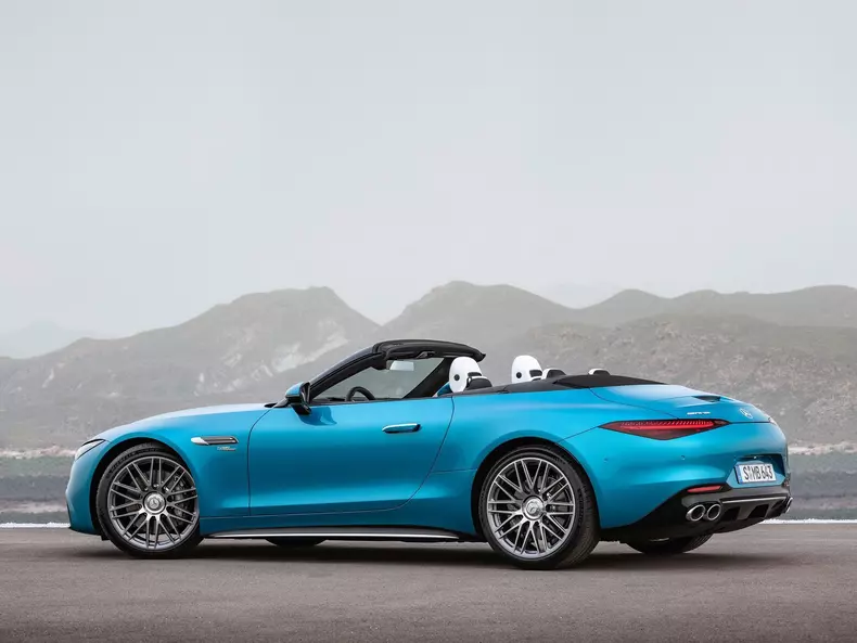 Mercedes-Benz-SL_43_AMG-2023-1600-15