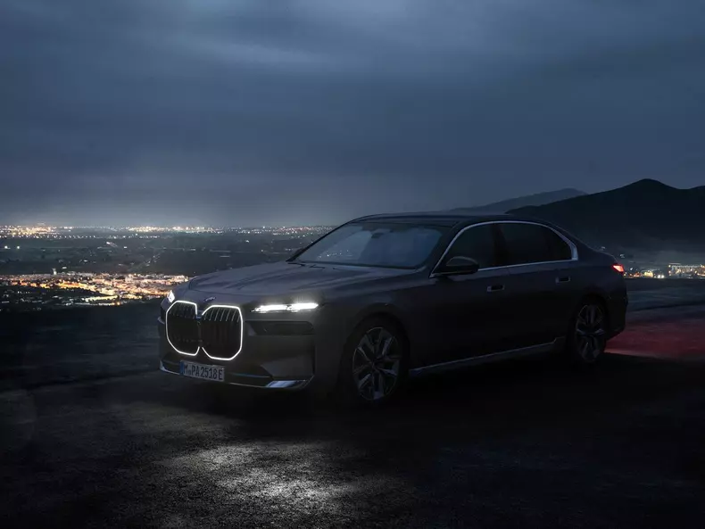 BMW-7-Series-2023-1600-15