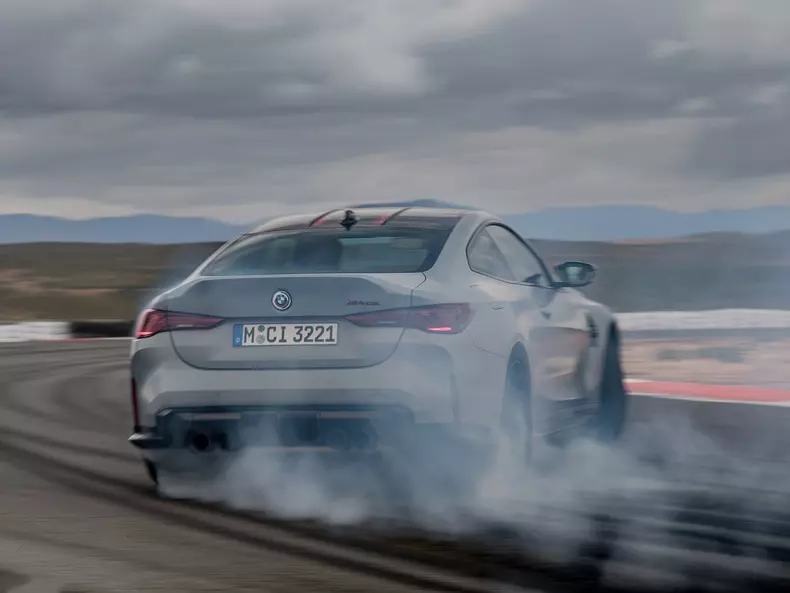 BMW-M4_CSL-2023-1600-4b