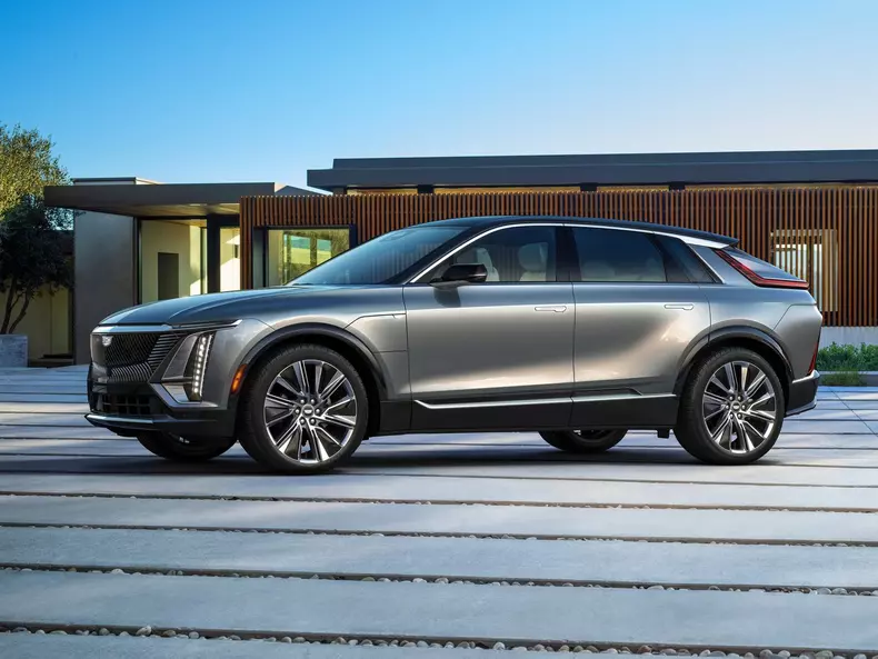 Cadillac-Lyriq-2023-1600-03