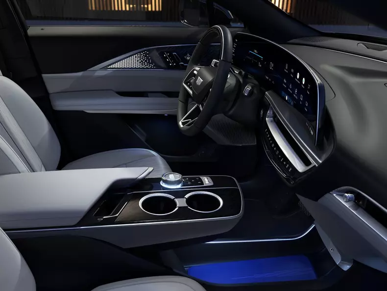 Cadillac-Lyriq-2023-1600-17