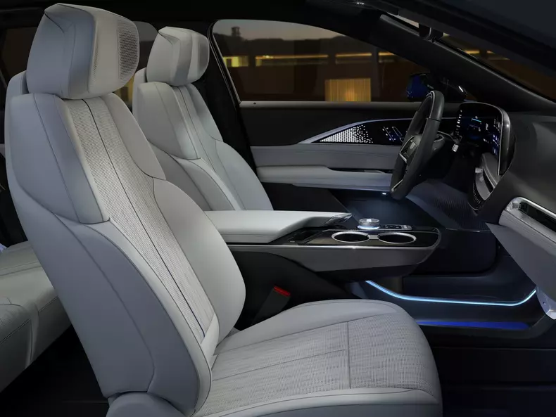 Cadillac-Lyriq-2023-1600-1a