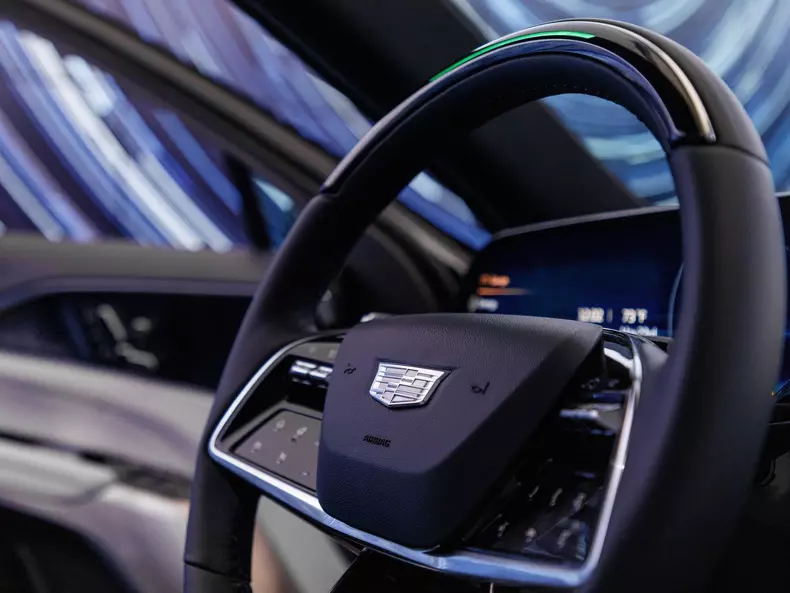 Cadillac-Lyriq-2023-1600-1e