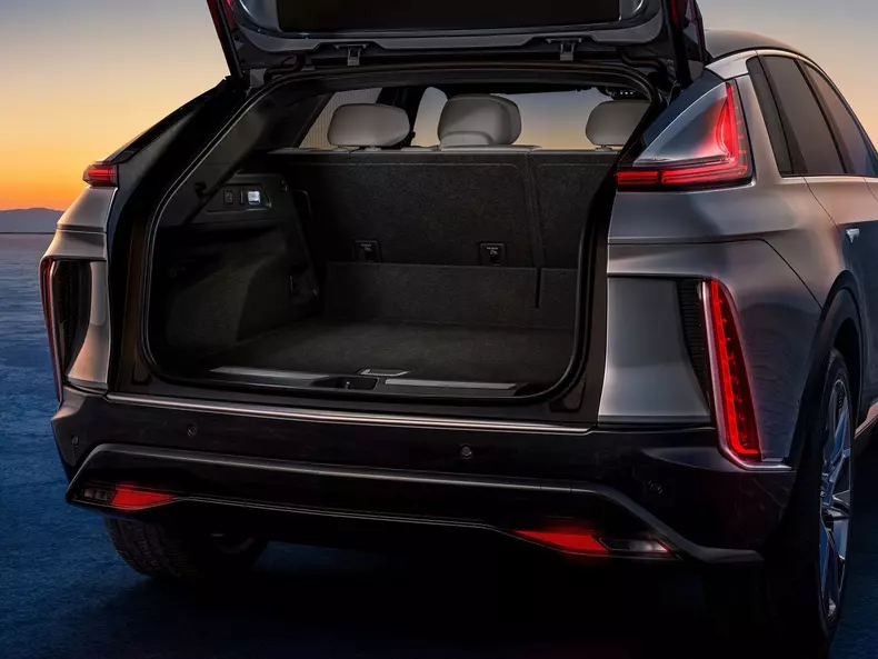 Cadillac-Lyriq-2023-1600-28