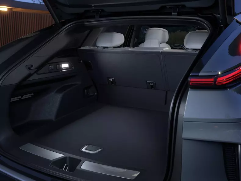 Cadillac-Lyriq-2023-1600-29