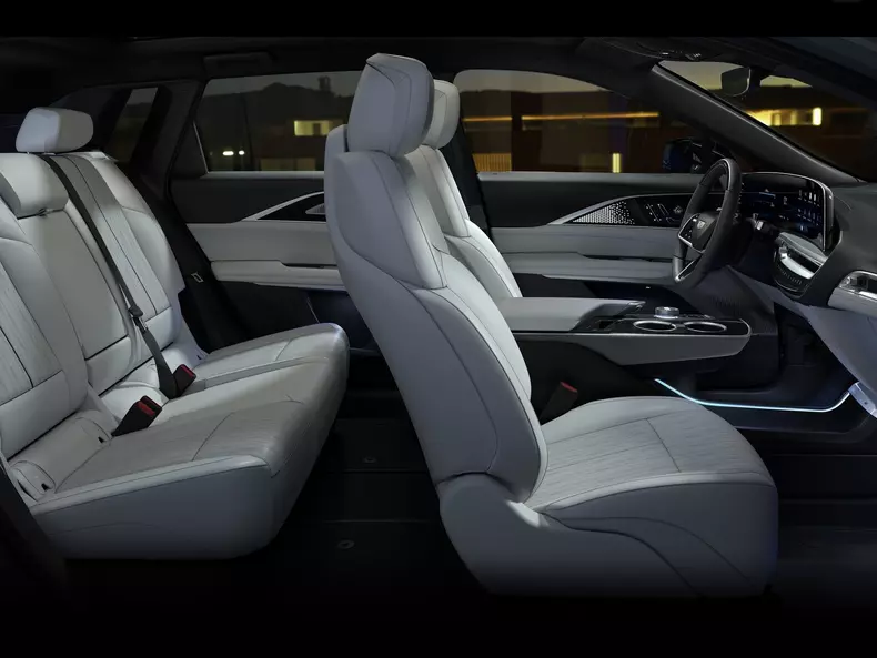 Cadillac-Lyriq-2023-1600-33