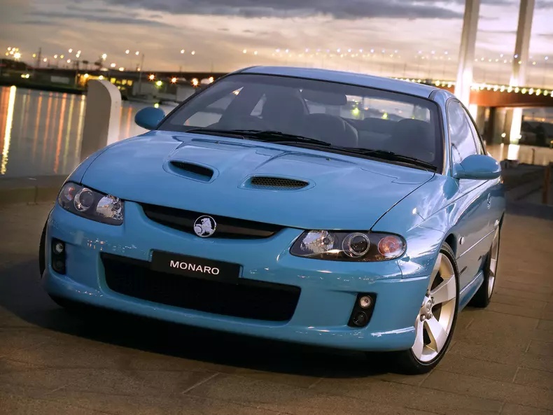 Holden-VZ_Monaro-2004-1600-03