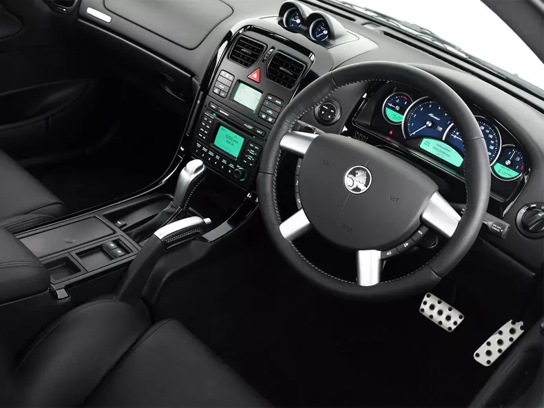 Holden-VZ_Monaro-2004-1600-17