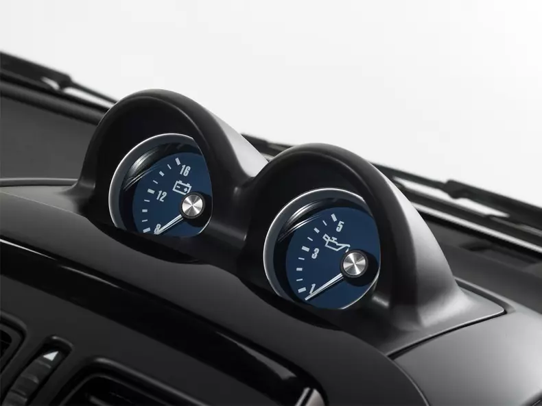 Holden-VZ_Monaro-2004-1600-19