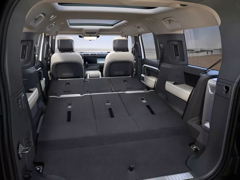 Land_Rover-Defender_130-2023-1600-21