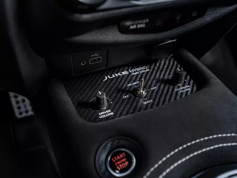 Nissan-Juke_Hybrid_Rally_Tribute_Concept-2022-1600-3d