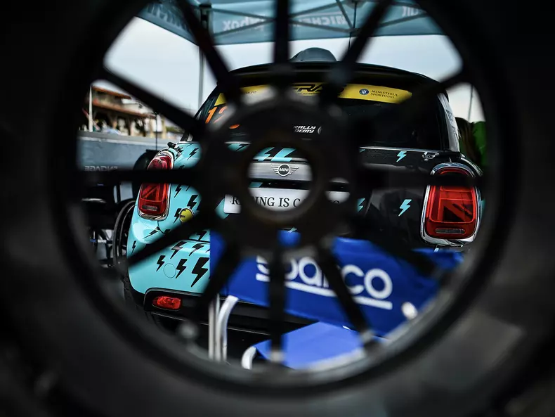 P90462991_highRes_mimi-evo-first-roman