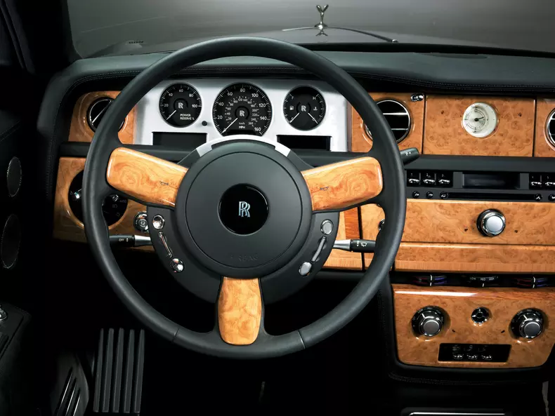 Rolls-Royce-Phantom-2003-1600-62