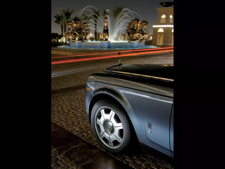 Rolls-Royce-Phantom-2003-1600-88