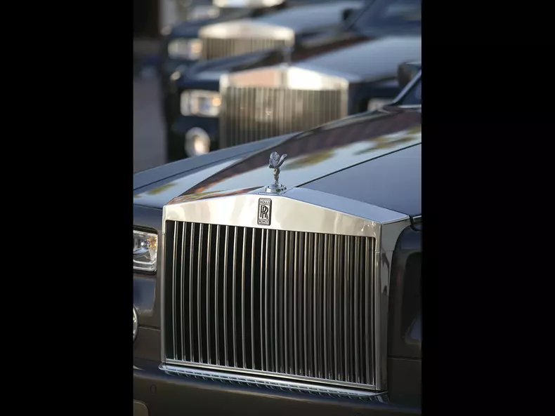 Rolls-Royce-Phantom-2003-1600-8a