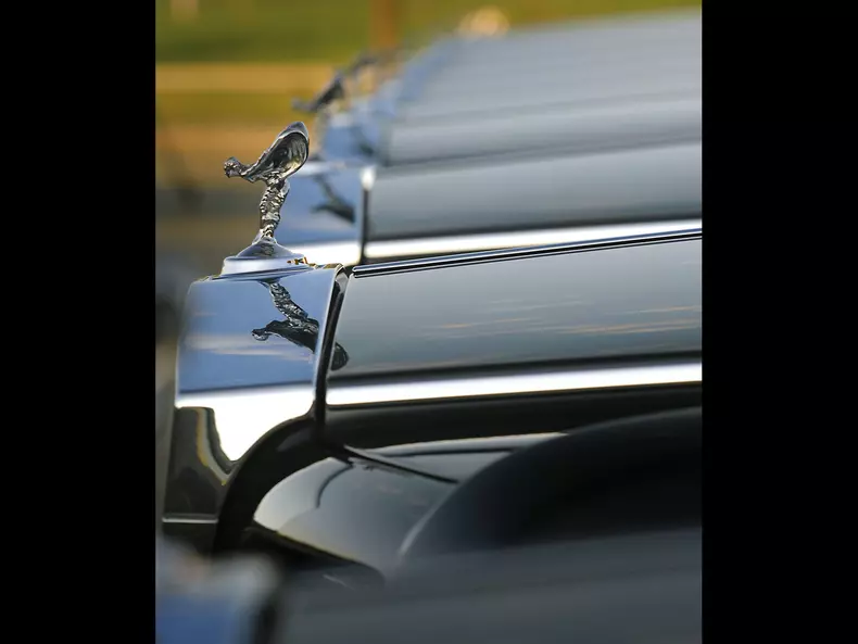 Rolls-Royce-Phantom-2003-1600-8d