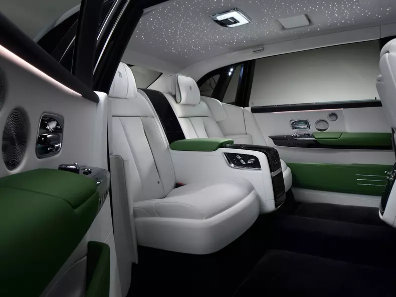 Rolls-Royce-Phantom_Series_II-2023-1600-0c