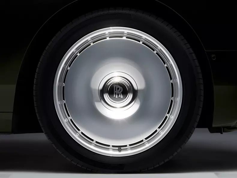 Rolls-Royce-Phantom_Series_II-2023-1600-1d