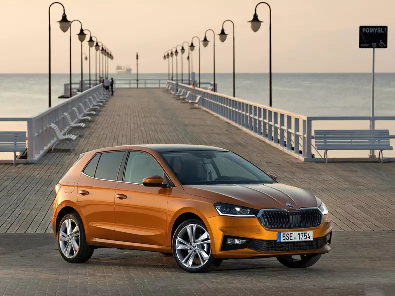 Skoda-Fabia-2022-1600-02