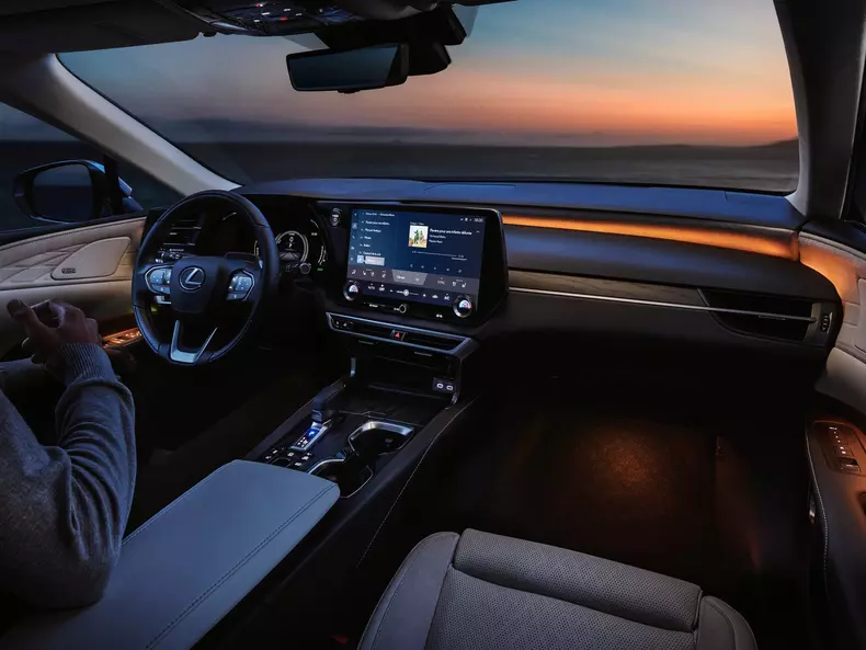 Lexus-RX-2023-1600-28