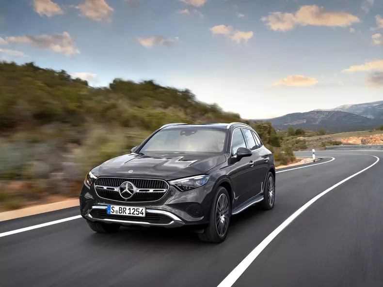 Mercedes-Benz-GLC-2023-1600-20