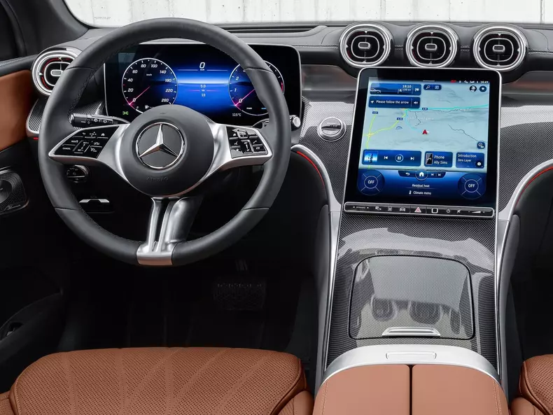 Mercedes-Benz-GLC-2023-1600-42