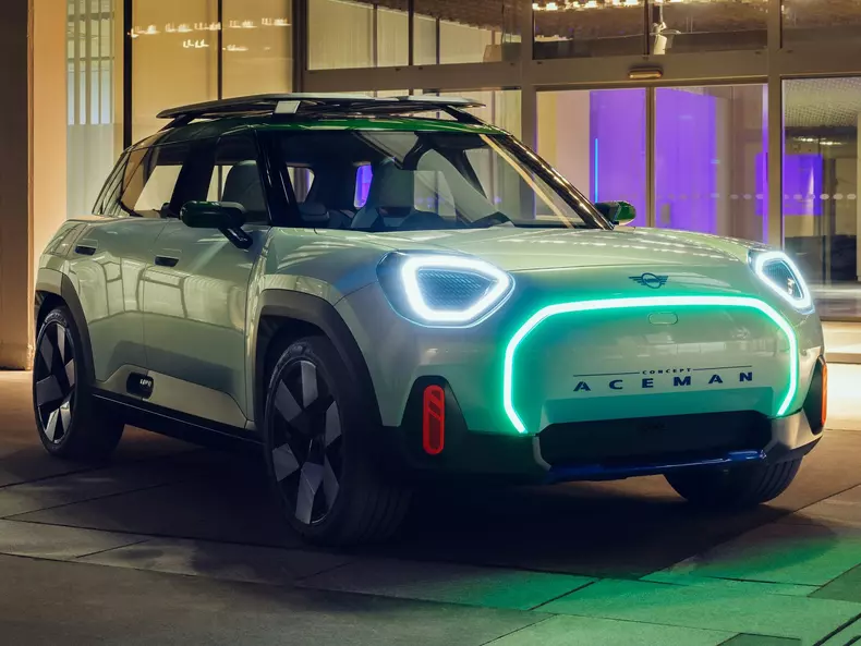 Mini-Aceman_Concept-2022-1600-01