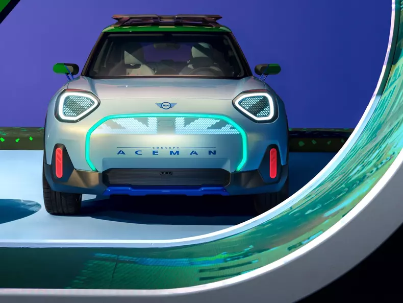 Mini-Aceman_Concept-2022-1600-0c