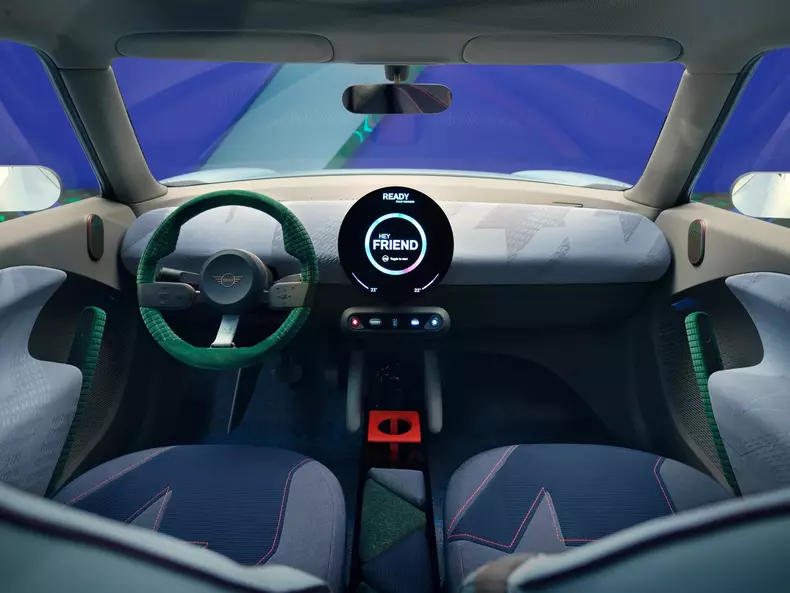 Mini-Aceman_Concept-2022-1600-0f