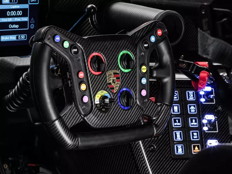 Porsche-911_GT3_R-2023-1600-0c