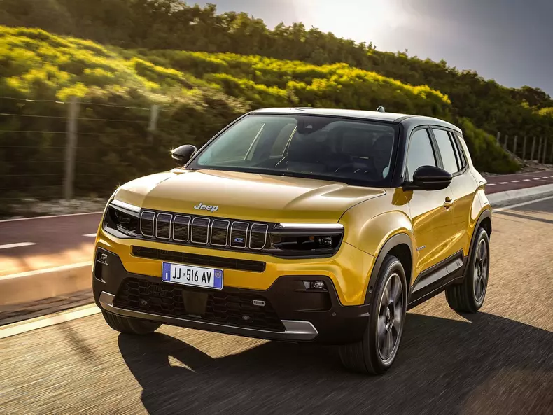 Jeep-Avenger-2024-1600-02