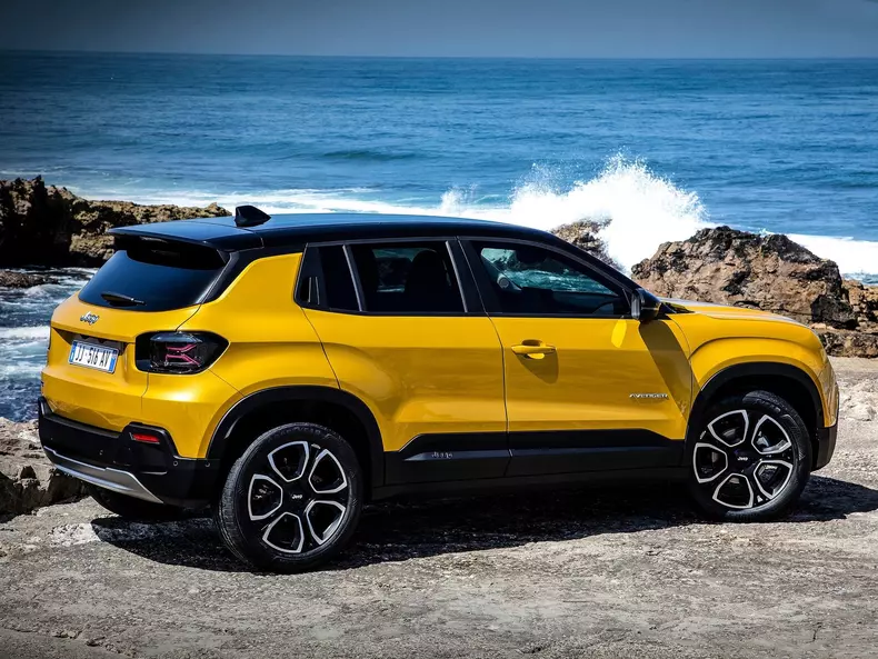 Jeep-Avenger-2024-1600-03