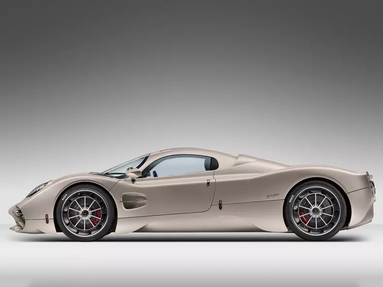 Pagani-Utopia-2023-1600-03