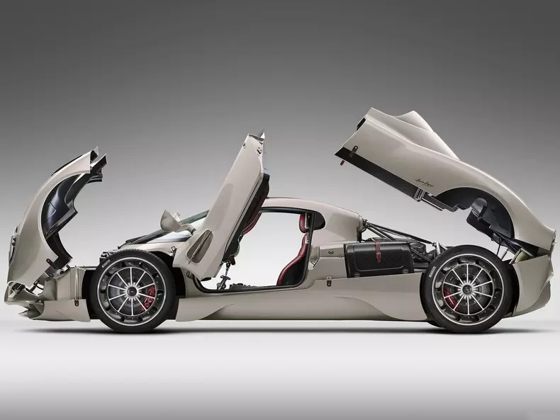 Pagani-Utopia-2023-1600-04