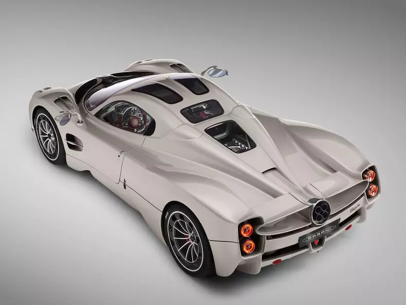 Pagani-Utopia-2023-1600-05