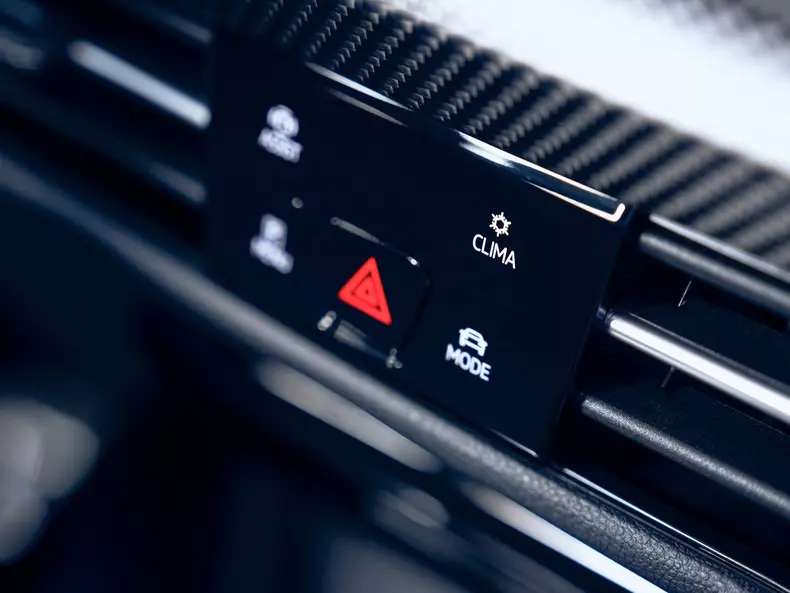 Volkswagen-Golf_R_20th_Anniversary_Edition-2022-1600-21