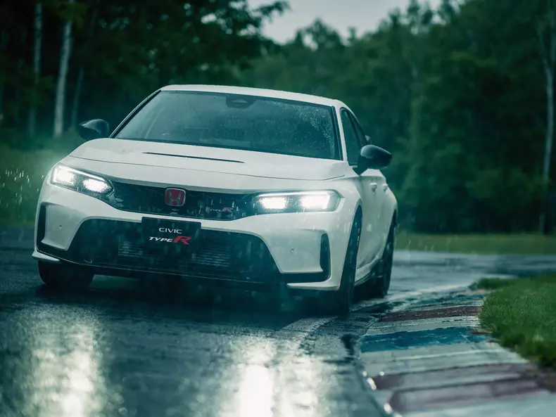 Honda-Civic_Type_R-2023-1600-06