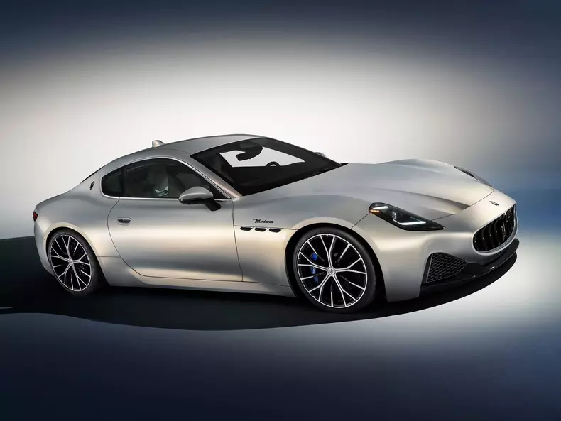 Maserati-GranTurismo-2023-1600-02